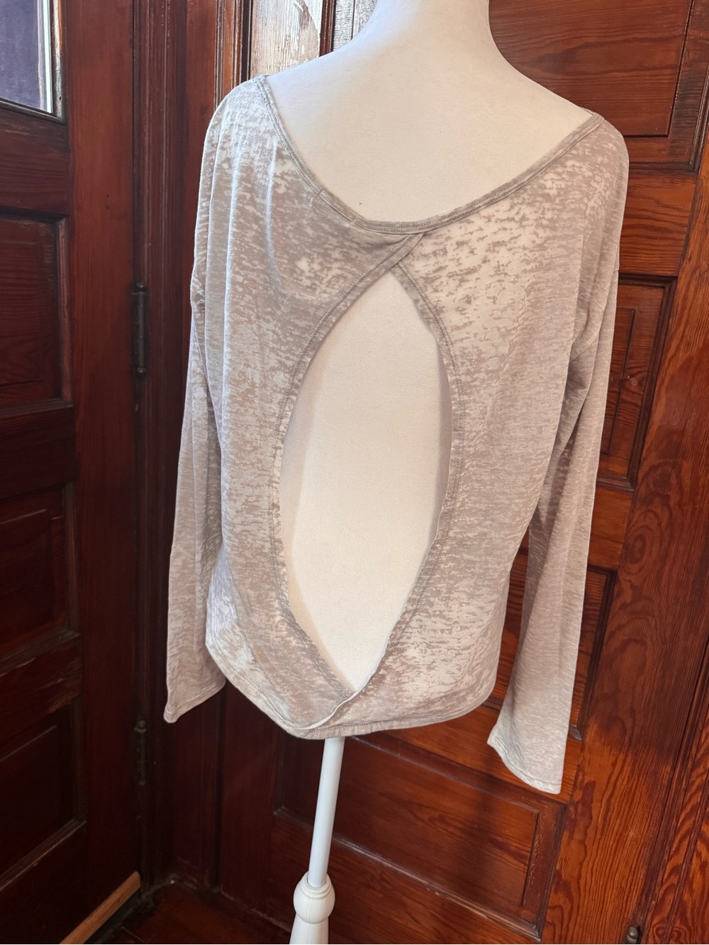 Nordstrom’s Unity Gray Burnout Long-Sleeve Athletic Top Open Back Yoga Pilates